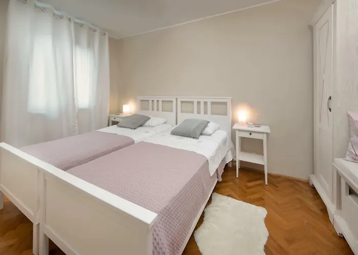 Sasha Apartment *