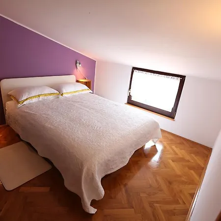 Sasha Apartment *