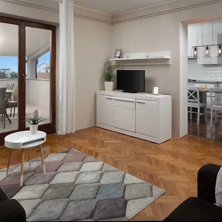 Sasha Apartment *