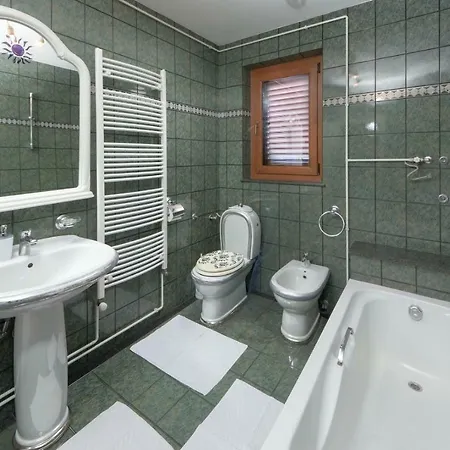 Sasha Apartment *