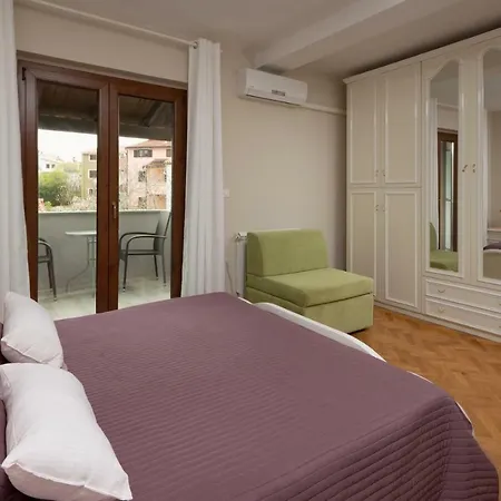 Sasha Apartment *