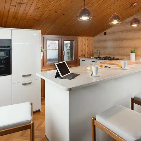 Sasha Apartment *